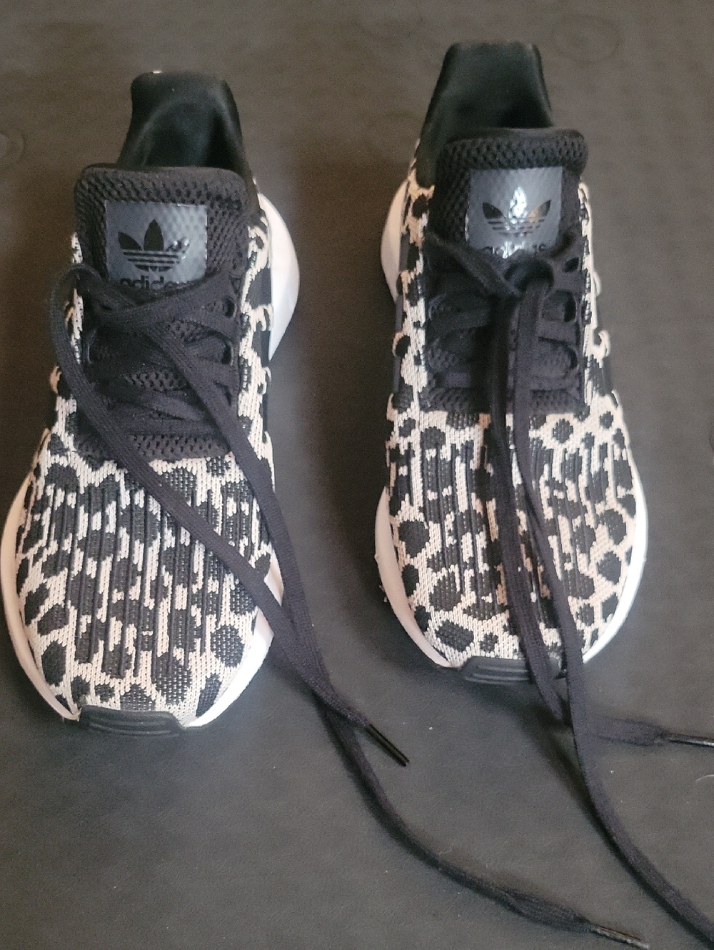 adidas Women's Black & White Knit Leopard Cheetah Pattern Sneakers 8 - Picture 2 of 9